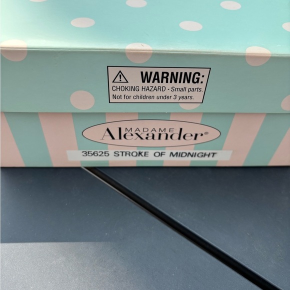 In box Madame Alexander Stroke of Midnight Cinderella doll vintage - Picture 5 of 5